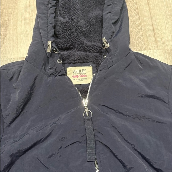 Ashley By 26 International Navy Jacket - Picture 4 of 7